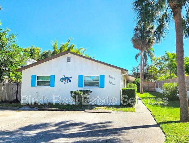 1019 Oak St in Dunedin, FL - Building Photo - Building Photo