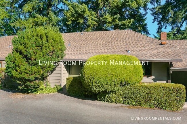 9803 SW 49th Ave in Portland, OR - Building Photo - Building Photo