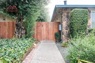 3820 Moorpark Ave in San Jose, CA - Building Photo - Building Photo