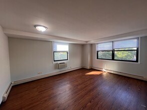 3639 N Pine Grove Ave in Chicago, IL - Building Photo - Building Photo