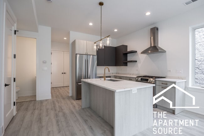 1814 W Thomas St in Chicago, IL - Building Photo - Building Photo