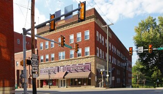 Victoria Square in Waynesburg, PA - Building Photo
