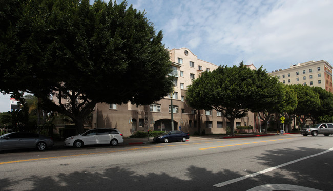 Villa Del Pueblo in Los Angeles, CA - Foto de edificio - Building Photo