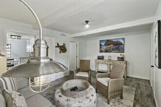 400 William Hilton Pkwy in Hilton Head Island, SC - Building Photo - Building Photo