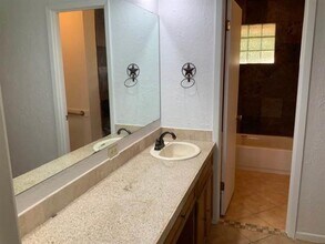 1470 W South Loop in Stephenville, TX - Building Photo - Building Photo