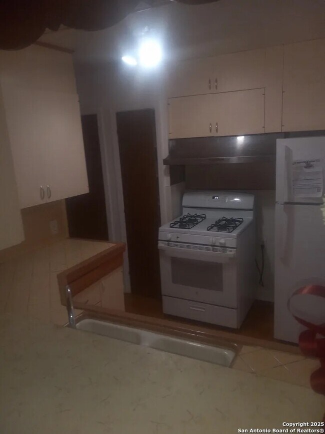 2806 Tucker Dr in San Antonio, TX - Building Photo - Building Photo