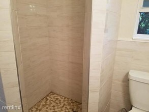 100 Cascade Ln-Unit -Apt 3 in West Palm Beach, FL - Building Photo - Building Photo