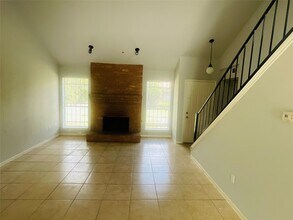 12223 W Village Dr in Houston, TX - Building Photo - Building Photo