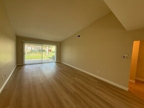 23115 Village 23 in Camarillo, CA - Building Photo - Building Photo