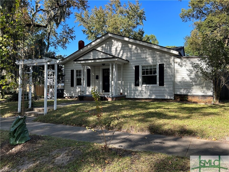 1302 E 50th St in Savannah, GA - Building Photo