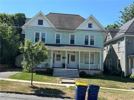 4 Cottage St in Auburn, NY - Building Photo
