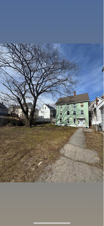 25 Parker St in Manchester, NH - Building Photo