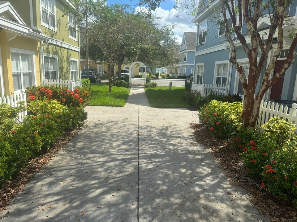 4006 Santa Maria Dr in Kissimmee, FL - Foto de edificio