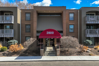 Hamline House in Roseville, MN - Building Photo - Building Photo