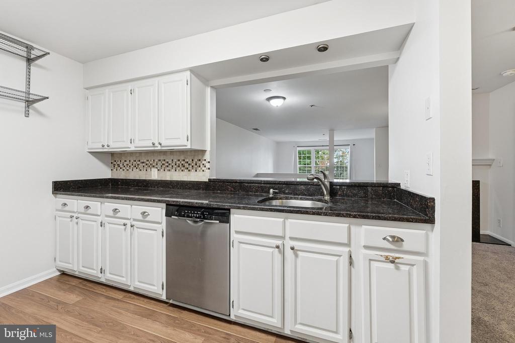 240 S Reynolds St in Alexandria, VA - Building Photo