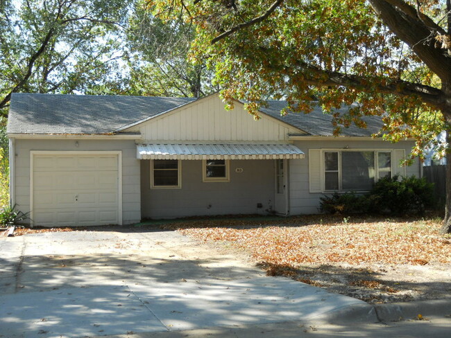 property at 813 Crestline Dr