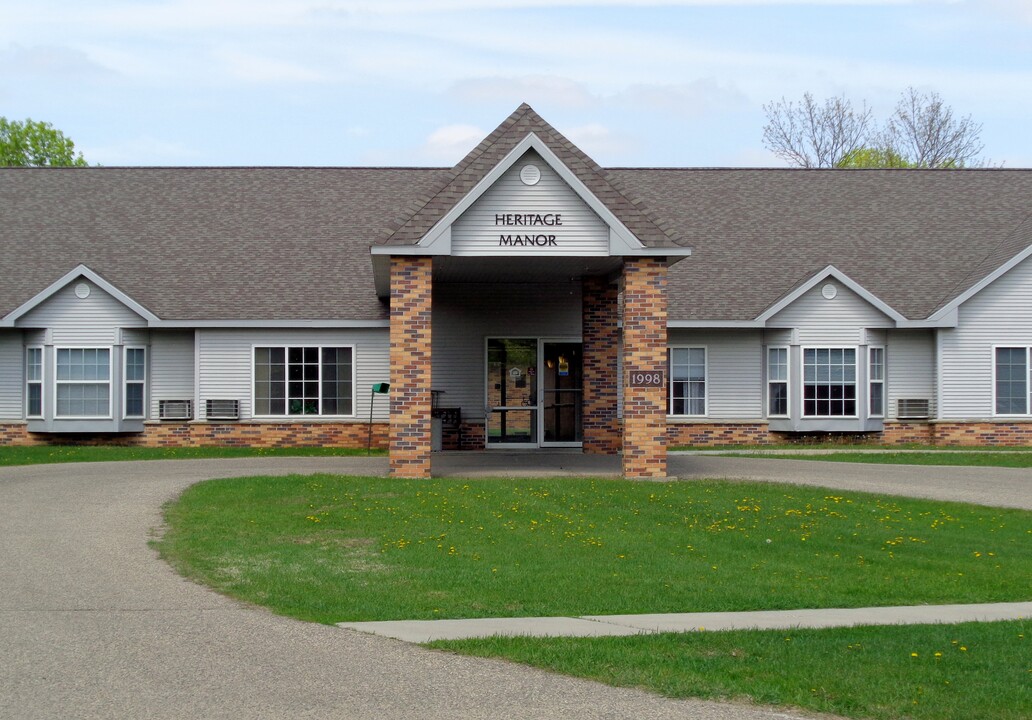 Heritage Manor in New York Mills, MN - Foto de edificio