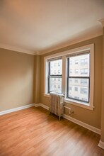 922 W Eastwood Ave in Chicago, IL - Foto de edificio - Building Photo