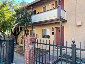 1916 7th St in Sacramento, CA - Building Photo