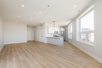 5071 N Northwest Hwy in Chicago, IL - Building Photo - Building Photo