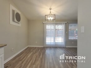 827 Glen Martin Dr in Sparks, NV - Building Photo - Building Photo