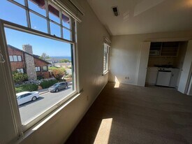 189 Central Ave in Pacific Grove, CA - Building Photo