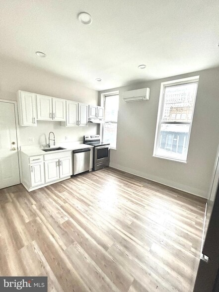 111 S 8th St, Unit 5 in Philadelphia, PA - Building Photo - Building Photo