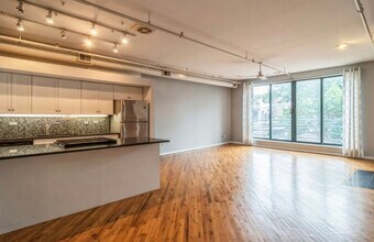 2011 W Belmont Ave in Chicago, IL - Building Photo - Building Photo