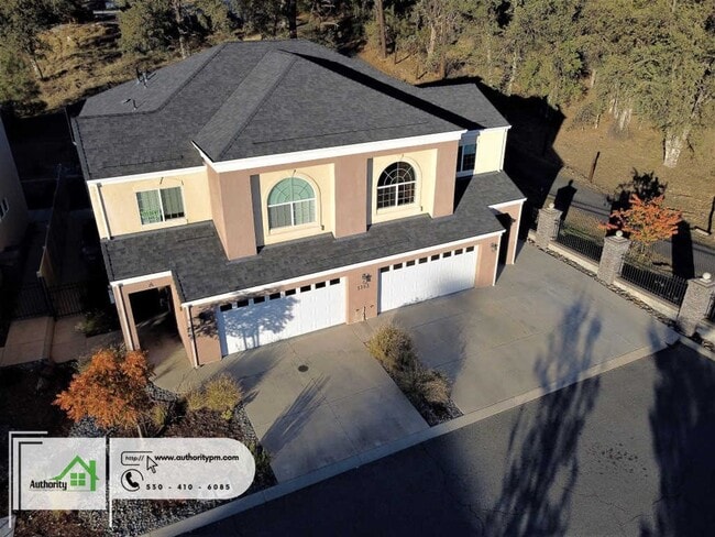 1353 Browning St in Redding, CA - Building Photo - Building Photo