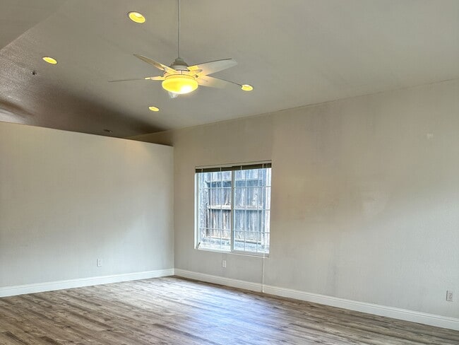 111 Philip Dr in Healdsburg, CA - Building Photo - Building Photo