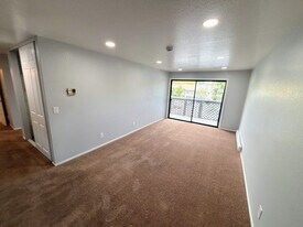 13700 San Pablo Ave in San Pablo, CA - Building Photo