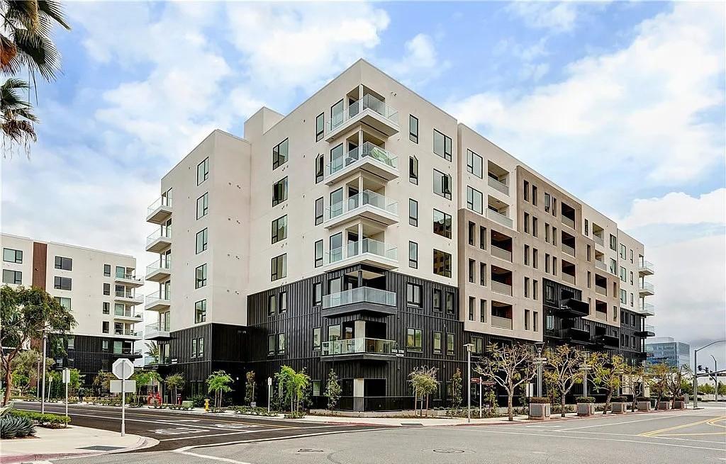 1204 Rivington in Irvine, CA - Building Photo