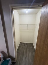 1324 Geneva Dr in Palatine, IL - Foto de edificio - Building Photo