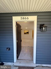 5866 Orchard Hill Ct in Clifton, VA - Building Photo - Building Photo