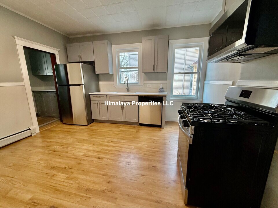 124 Faxon Rd, Unit U1 in Quincy, MA - Foto de edificio
