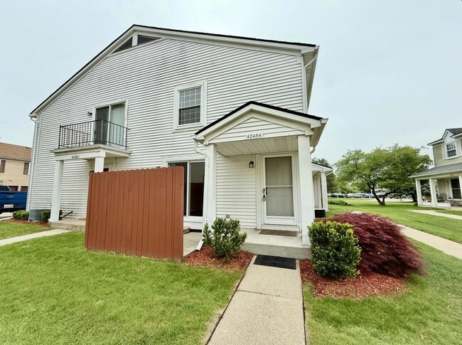 42484 Saratoga Rd in Canton Township, MI - Building Photo - Building Photo