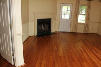 139 Barn Swallow Rdg in Yorktown, VA - Foto de edificio - Building Photo