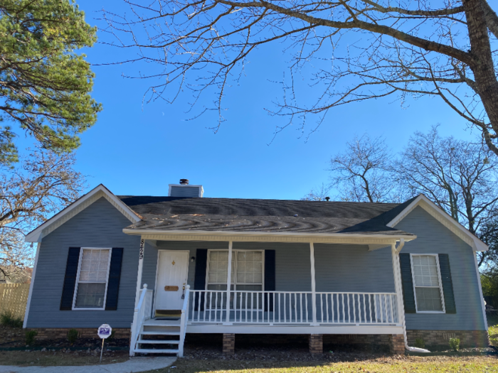 8429 Lanewood Cir in Leeds, AL - Building Photo