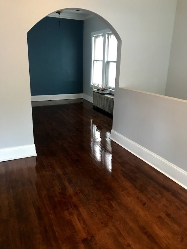 2429 N Springfield Ave in Chicago, IL - Building Photo - Building Photo