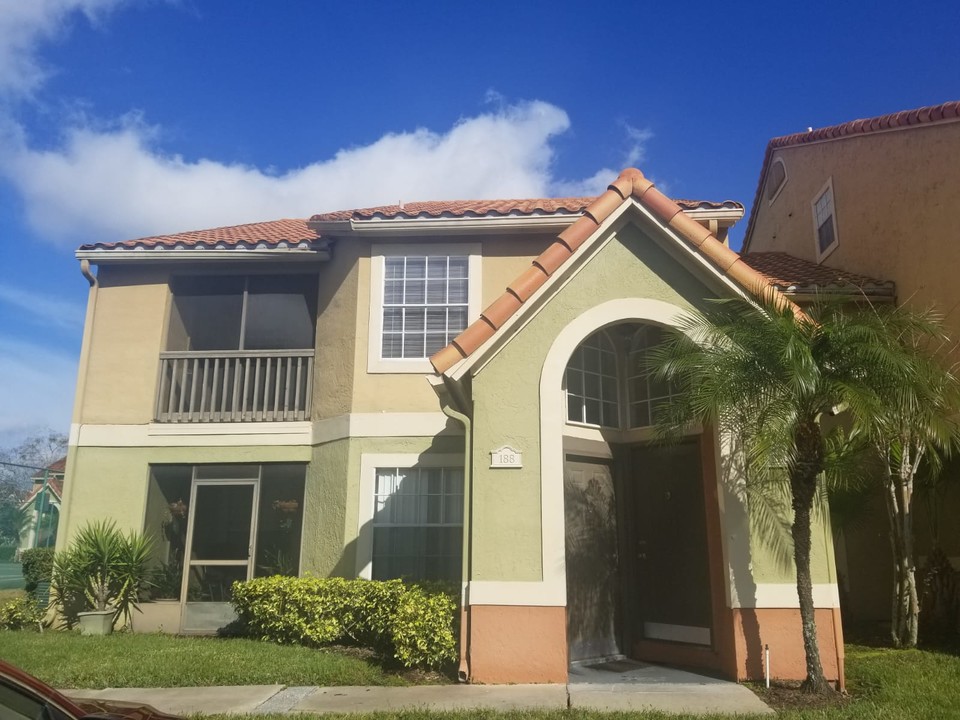 433 Fountainhead Cir in Kissimmee, FL - Building Photo