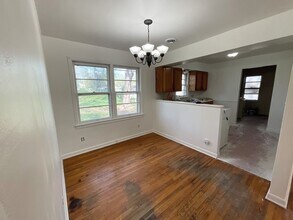 1731 N Kentwood Ave in Springfield, MO - Building Photo - Building Photo
