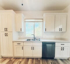 1134 E 5th Ave in Escondido, CA - Building Photo - Building Photo