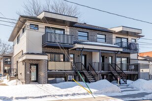 38 Du Pacifique Av in Laval, QC - Building Photo