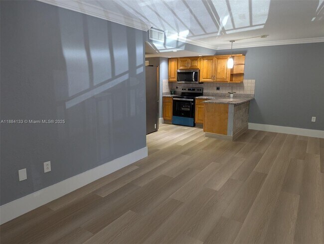 13700 SW 62nd St in Miami, FL - Building Photo - Building Photo