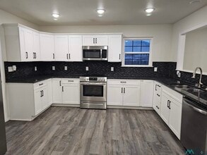 1812 Jonquil Park Dr in Clovis, NM - Building Photo - Building Photo