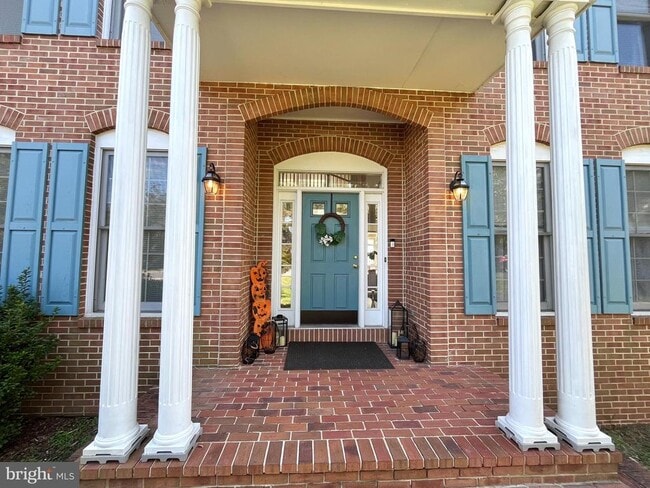 21226 Edgewood Ct in Sterling, VA - Building Photo - Building Photo