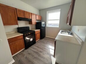 2047 E 68th St in Chicago, IL - Building Photo - Building Photo