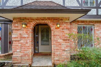 14203 Burgoyne Rd in Houston, TX - Building Photo - Building Photo