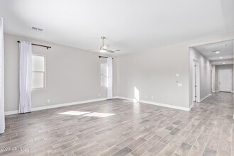 18335 W Summerhaven Dr in Goodyear, AZ - Building Photo - Building Photo