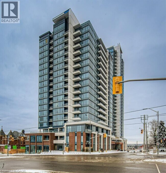 property at 5 Wellington St S
